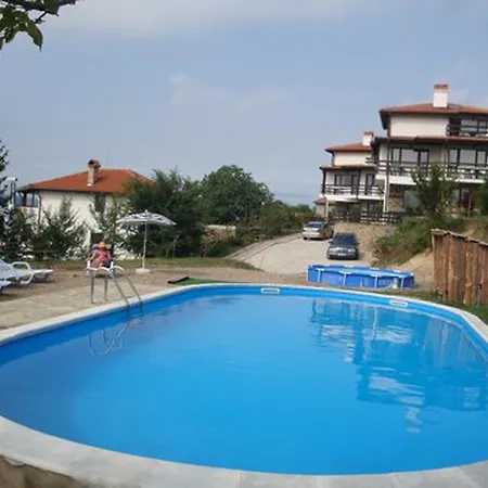 Bella Terra - 2 Villas Pensionat 2*